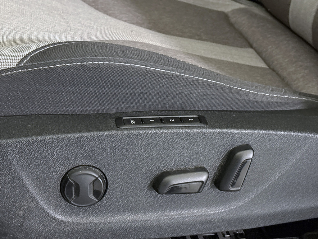 54878191-24.jpg